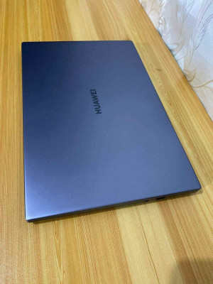 HUAWEI MATEBOOK D14