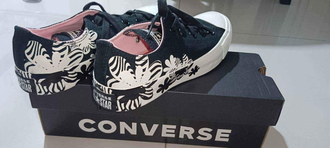 Converse Women