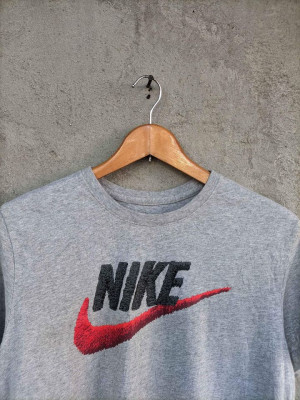 Nike T shirt M on tag Dimes:20.5×28 Brand new condition No issue 450+SF