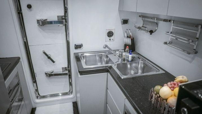 2001 Luxurious Yatch