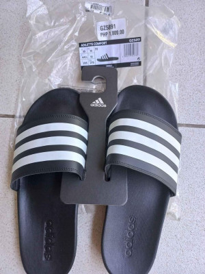 Brand New Addidas Mens Adilette Comfort Slides