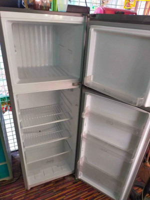 Refrigerator Everest brand