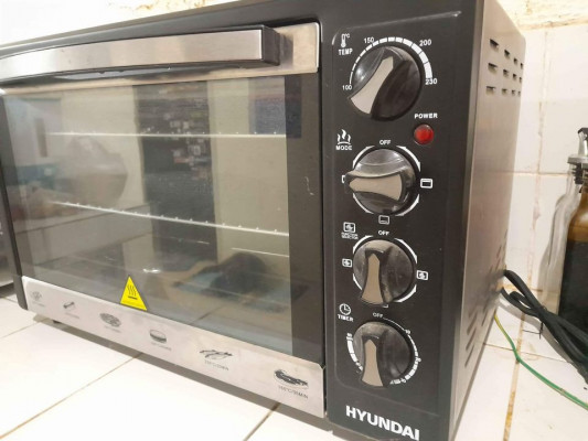 Hyundai oven with free pressure cooker