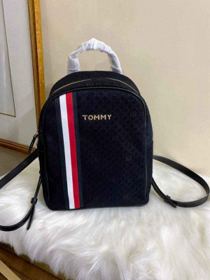 tommy bag pack