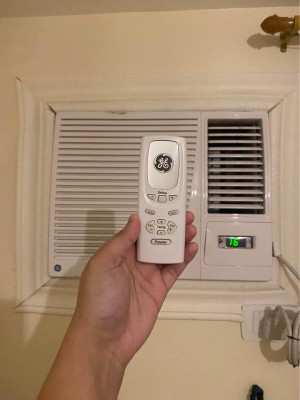 GE AIRCON WITH REMOTE