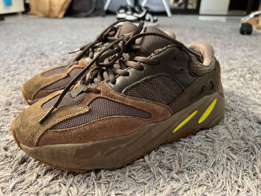 Yeezy boost 700 Mauve size 7.5