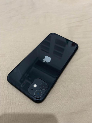 For sale iphone 11 128GB Factory Unlock Open line Color black