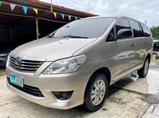 2012 TOYOTA INNOVA E DIESEL