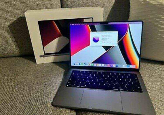 Apple MacBook Loptop (126gb)