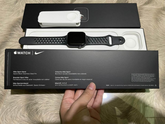 FOR SALE | Apple iWatch Nike SE 44mm