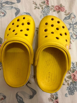 Pre-loved Unisex Original Yellow Crocs for Kids