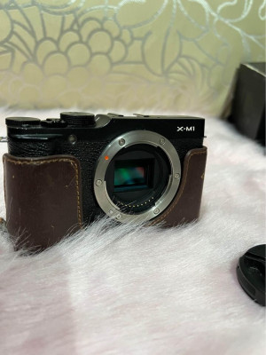 FUJIFILM X-M1