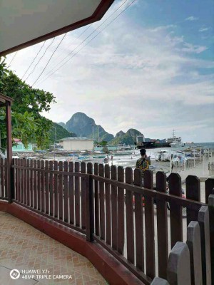 Beach front house and lot for sale