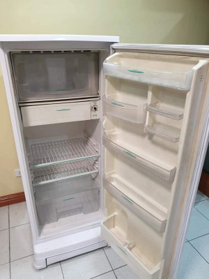 National Refrigerator 6cubic ft