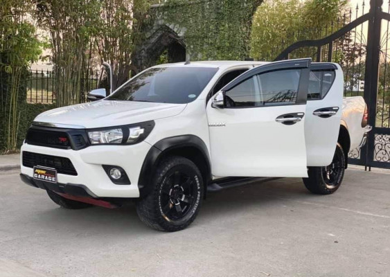 TOYOTA HILUX G TRD