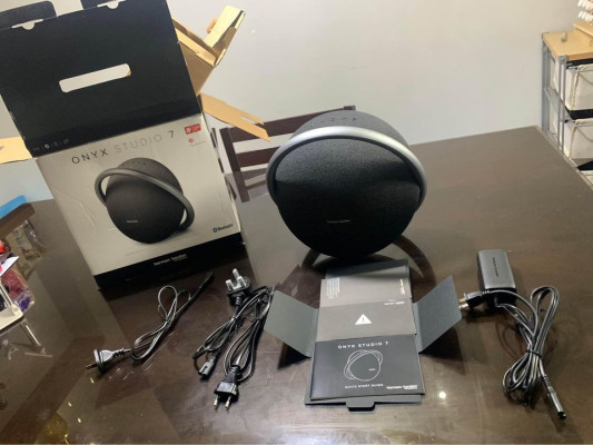 Harman Kardon Onyx Studio 7