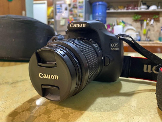 Digital SLR Canon EOS 1200D