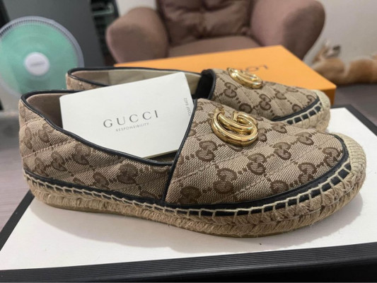 Gucci canvas shoes