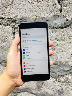 iPhone 8plus 256GB Semi Factory Unlock.