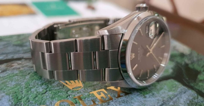 Rolex Oyster Perpetual Date 34mm Complete Set Ref. 15200, 9 /10! Ranked A in Jap