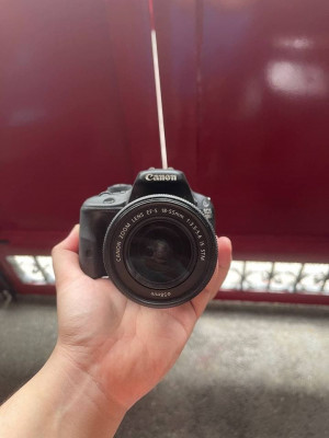 Canon Eos 100D with 18-55mm