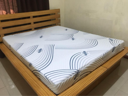 Moving out Sale: Mandaue Foam Flex Premium Queen Mattress