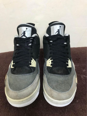 Air Jordan 4 Retro