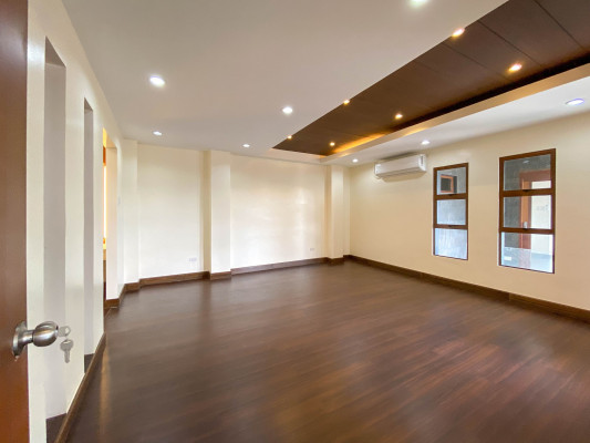 Captivating Bright House and Lot for Sale in BF Homes Paranaque⠀