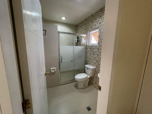 House and Lot for Sale in Las piñas