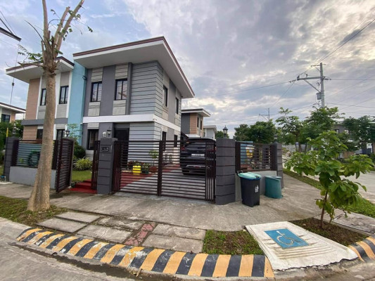 Corner house and lot for sale