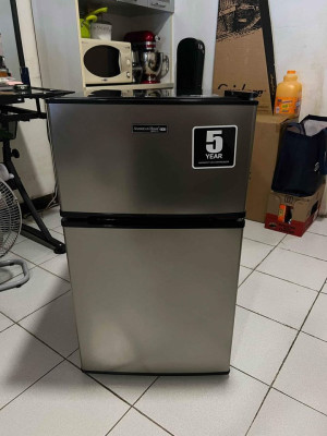 NEW AMERICAN HOME 2DOOR REFRIGERATOR