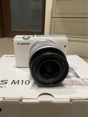 Canon EOS M10