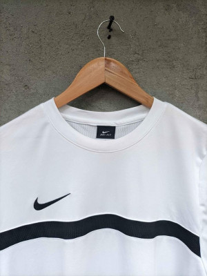 Nike Drifit T shirt XL on tag Dimes:23×29 Excellent condition