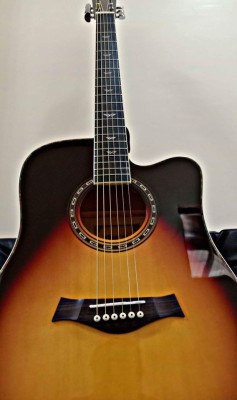 Jumbo Acoustic Guitar