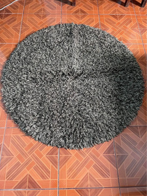 Used Round carpet - Good quality