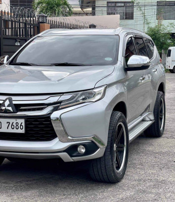 2019 Mitsubishi montero premium 4x2