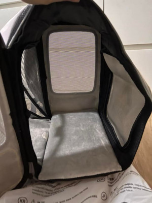 PETKIT PORTABLE BACKPACK FOR FUR BABIES (BRANDNEW) (FIXED PRICE)