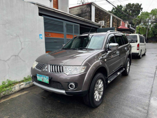 2012 Mitsubishi montero sport