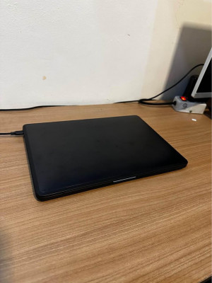 MacBook Pro Retina 2017 Two Thunderbolt Ports