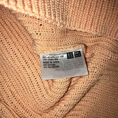 UNIQLO VEST with tag