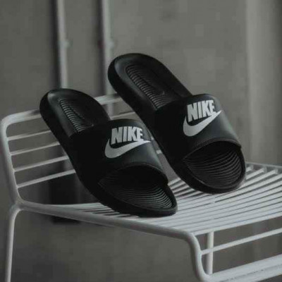 Nike Victori One Slides