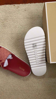 BNEW! On hand All Original! Michael Kors size 8 with box