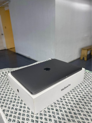 Macbook Pro 13inch 2019 two thunderbolt 3ports