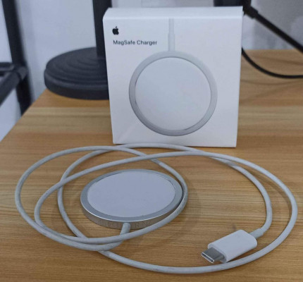 Original Apple wireless charger.