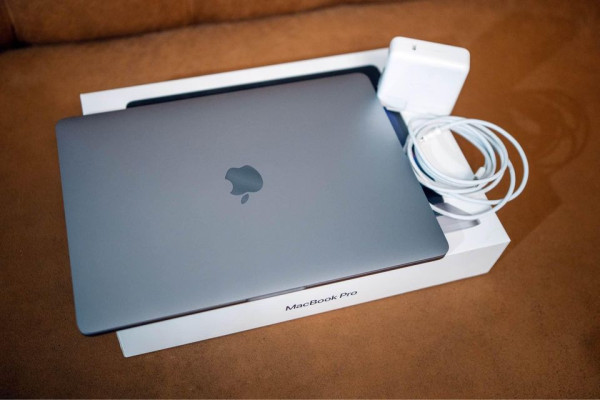 MacBook Pro (13-inch, M1, 2020)