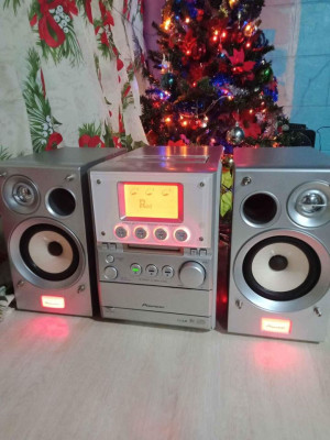 Pioneer Component Stereo System w/ Color Selector