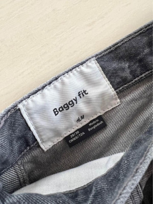H&M Baggy Jeans
