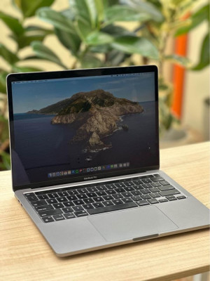 MacBook Pro M2