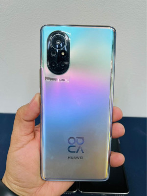 HUAWEI NOVA 8