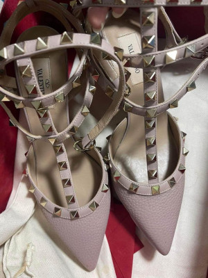 Valentino Rockstud Kitten hills size 38